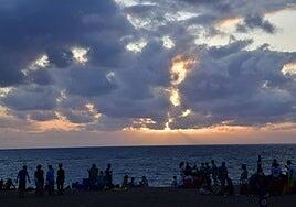 Las nubes se apoderan de los cielos de Canarias este sábado