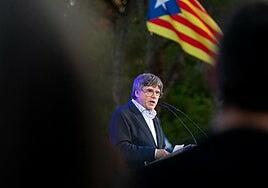 La justicia complica la amnistía a Puigdemont al acusarle de traición por sus tratos con Putin