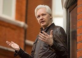 Julian Assange, en libertad bajo fianza tras un pacto con EE UU