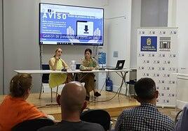 «Una habitación con estanterías y libros no es una biblioteca»