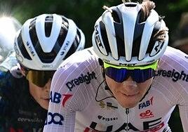 Pogacar se viste de líder el segundo día, como en el Giro