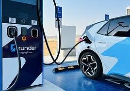 Zunder recibe un crédito de 225 millones para instalar 3.000 puntos de recarga