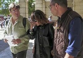 Abren juicio oral a María León por atentado y lesiones en su incidente con la Policía