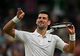 Djokovic, a octavos en Wimbledon con remontada y alguna duda