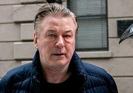 Alec Baldwin se enfrenta a 18 meses de prisión por la muerte de una compañera de rodaje