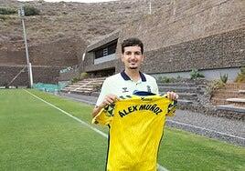 Álex Muñoz: «La UD me ha dado la oportunidad de cumplir mi sueño de jugar en Primera»