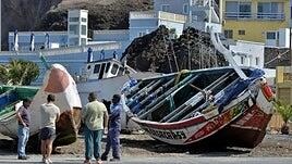 Las lágrimas del cayuco Z: Dos huérfanos y una madre desesperada