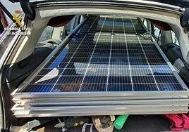 Se fugan con un coche de alta gama tras robar 16 placas fotovoltaicas en Ingenio