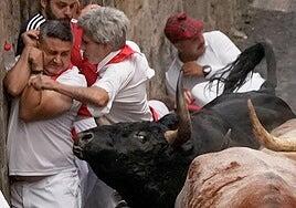 Unos veloces Jandilla dejan un herido por asta de toro en San Fermín