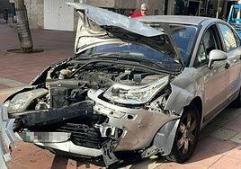 Un coche queda siniestro total al chocar con otro vehículo en Las Palmas de Gran Canaria