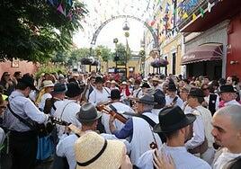 Gáldar no defrauda y se echa a la calle para ofrendar al patrón