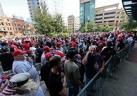 Trump vuelve al escenario de un mitin, una semana después del atentado