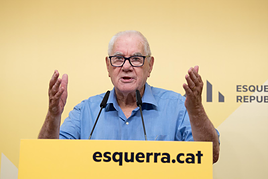 Ernest Maragall abandona ERC tras el escándalo por los carteles ofensivos contra su hermano