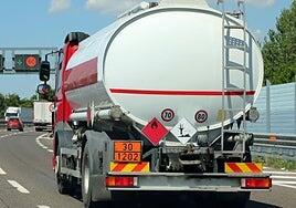 Mercancías peligrosas en carretera: estas son sus restricciones