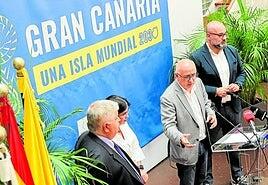 Una isla espejo del mundo