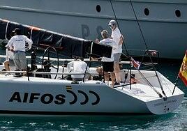 Felipe VI navega en Mallorca como entrenamiento para la Copa del Rey