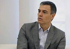 A derecha y a izquierda, solos