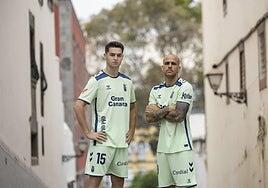 La UD presenta la tercera equipación, que es verde