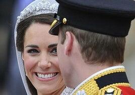 El príncipe Guillermo rompió por teléfono con Kate Middleton antes de su boda