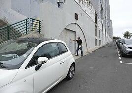 El problema de aparcamiento en La Feria: «750 plazas clausuradas»