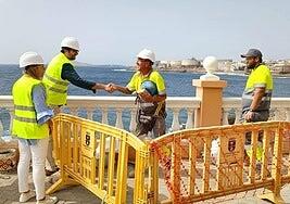 El vicealcalde y la edil de Playas de Telde supervisan las obras en el paseo costero de Clavellinas