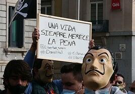 Un padre paraliza la eutanasia a su hija de 23 años en Barcelona