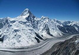 Muere un médico valenciano en el ascenso a una montaña de 7.000 metros en Kazajistán