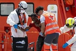 Domínguez traslada la predisposición del PP para negociar la reforma de la ley de extranjería