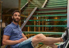 «Agradezco que haya bajado un poco la espuma del champán»