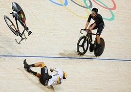 Una caída entierra a España en el velódromo