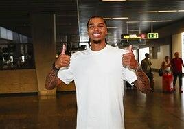 Homesley ya está en la isla: «Me sentí cómodo con el rol que me comentaron el entrenador y el presidente»