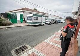 Desalojo del centro de menores Camilo José Cela, en imágenes