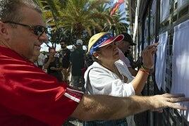 El Gobierno regional estudia medidas para paliar la situación de los canarios que viven en Venezuela