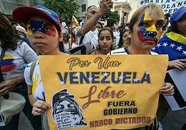 La UE y una veintena de países exigen a Maduro publicar las actas y parar la represión