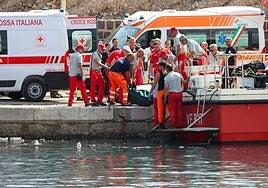 Seis desaparecidos y un muerto en el naufragio de un velero de lujo en Sicilia