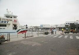 Puertos Canarios toma medidas para aumentar el calado del muelle de Órzola