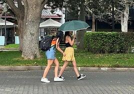 Las tormentas quedaron en ligeras lluvias pero el viento sí cumplió la predicción