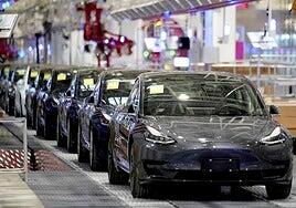 Bruselas impone aranceles del 9% a los coches Tesla fabricados en China