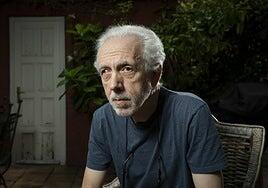 Fernando Trueba: «Si rodase una película sobre España sería un musical donde todos tengan un móvil en la mano»