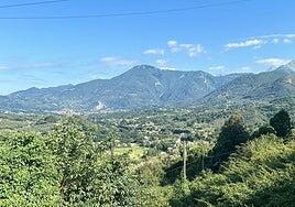 Me enfrento al paso de la Cisa: el que lo sube, lo mismo reza a Pantani que a la Virgen