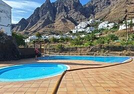 La piscina pública del Valle de Agaete se queda chica por su éxito