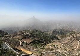 Las nubes y la calima persisten en las islas