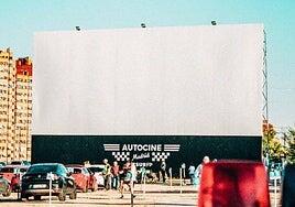 Clásicos, «brunch», música, eventos… Así es un Autocine más allá del cine como lo conocemos