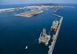 Control de alcoholemia sobre el mar: el capitán de un buque portacontenedores da positivo cuando intentaba atracar en Las Palmas