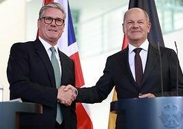 Scholz y Starmer anuncian un acuerdo de cooperación bilateral sin precedentes