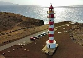 El faro de Punta Sardina se somete a cirugía estética