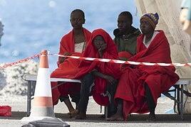 Clavijo reúne de urgencia al Pacto migratorio para que PP y PSOE también presionen en Madrid