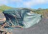 La casa más famosa del volcán de La Palma, cubierta con un plástico en señal de protesta