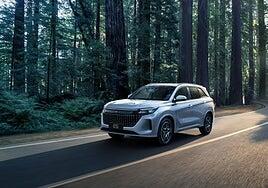 El SUV híbrido enchufable con 7 plazas más barato del mercado, desde 30.999 euros