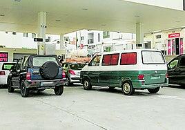 Los carburantes alcanzan los precios más baratos en 2024